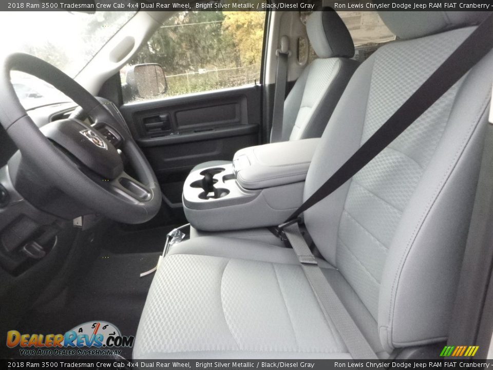 2018 Ram 3500 Tradesman Crew Cab 4x4 Dual Rear Wheel Bright Silver Metallic / Black/Diesel Gray Photo #14