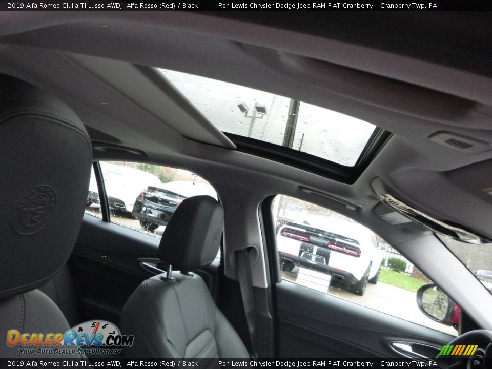 2019 Alfa Romeo Giulia Ti Lusso AWD Alfa Rosso (Red) / Black Photo #16