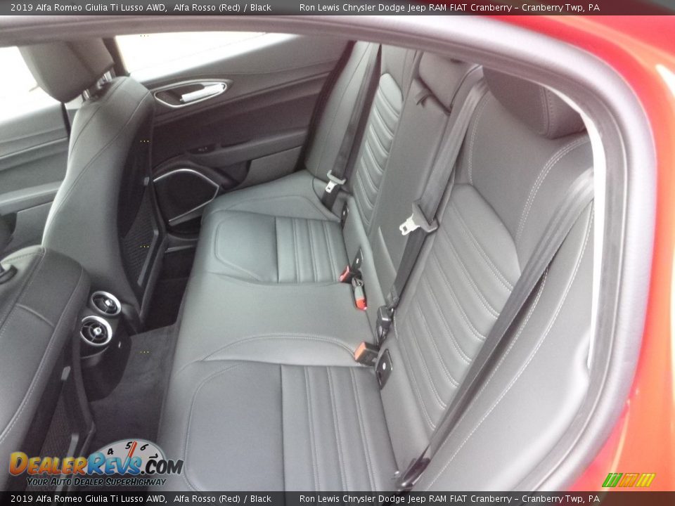 2019 Alfa Romeo Giulia Ti Lusso AWD Alfa Rosso (Red) / Black Photo #17