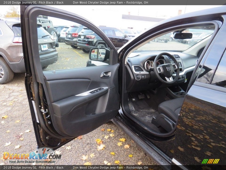 2018 Dodge Journey SE Pitch Black / Black Photo #17