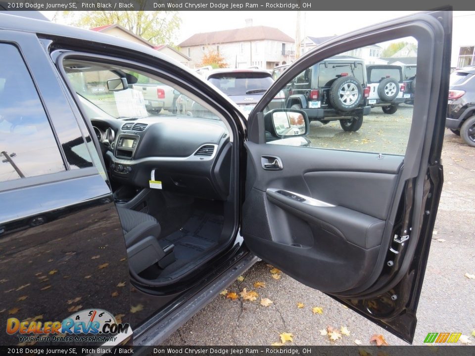 2018 Dodge Journey SE Pitch Black / Black Photo #25