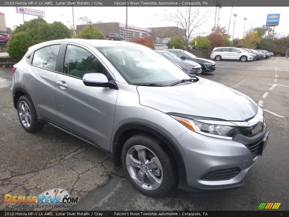 Front 3/4 View of 2019 Honda HR-V LX AWD Photo #6