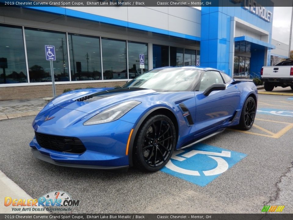 Front 3/4 View of 2019 Chevrolet Corvette Grand Sport Coupe Photo #1