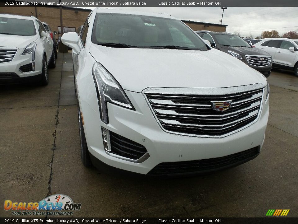 2019 Cadillac XT5 Premium Luxury AWD Crystal White Tricoat / Sahara Beige Photo #1