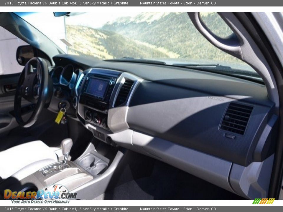 2015 Toyota Tacoma V6 Double Cab 4x4 Silver Sky Metallic / Graphite Photo #16