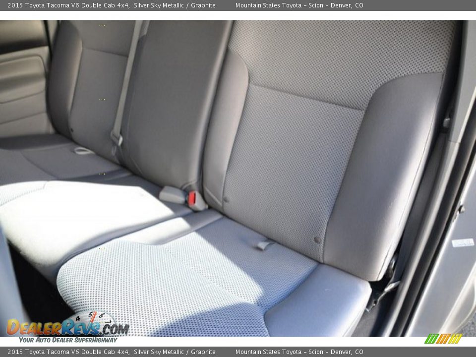 2015 Toyota Tacoma V6 Double Cab 4x4 Silver Sky Metallic / Graphite Photo #21