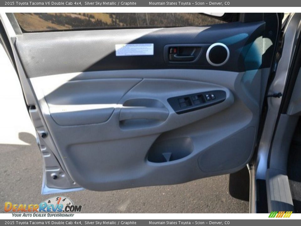 2015 Toyota Tacoma V6 Double Cab 4x4 Silver Sky Metallic / Graphite Photo #24