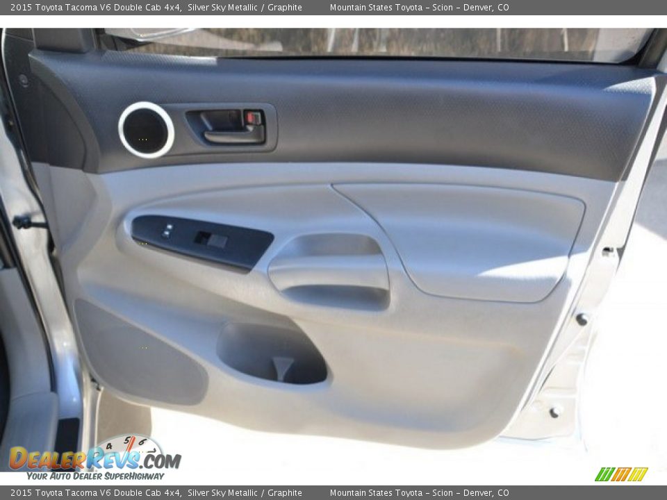 2015 Toyota Tacoma V6 Double Cab 4x4 Silver Sky Metallic / Graphite Photo #25