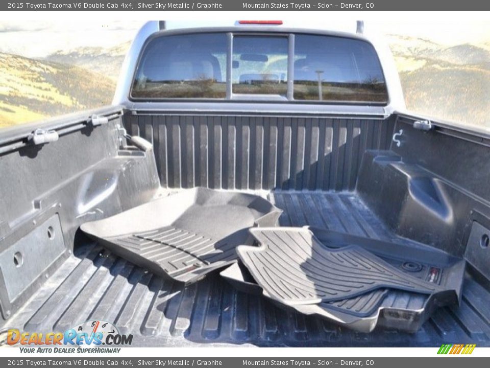 2015 Toyota Tacoma V6 Double Cab 4x4 Silver Sky Metallic / Graphite Photo #26