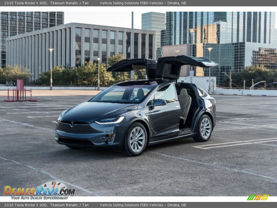 Front 3/4 View of 2016 Tesla Model X 90D Photo #1