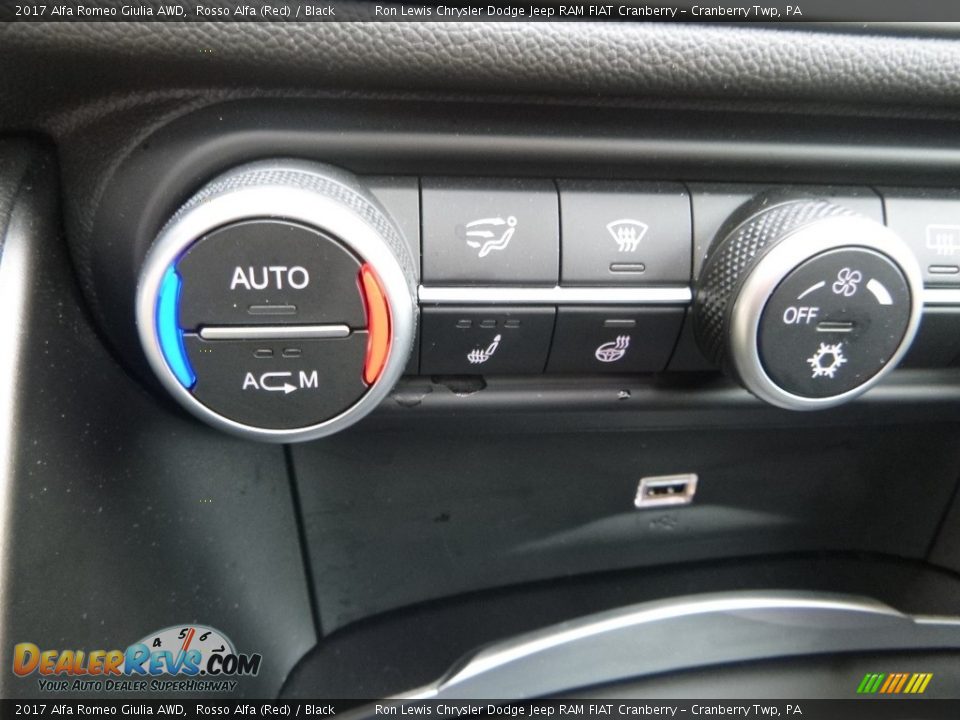 2017 Alfa Romeo Giulia AWD Rosso Alfa (Red) / Black Photo #20
