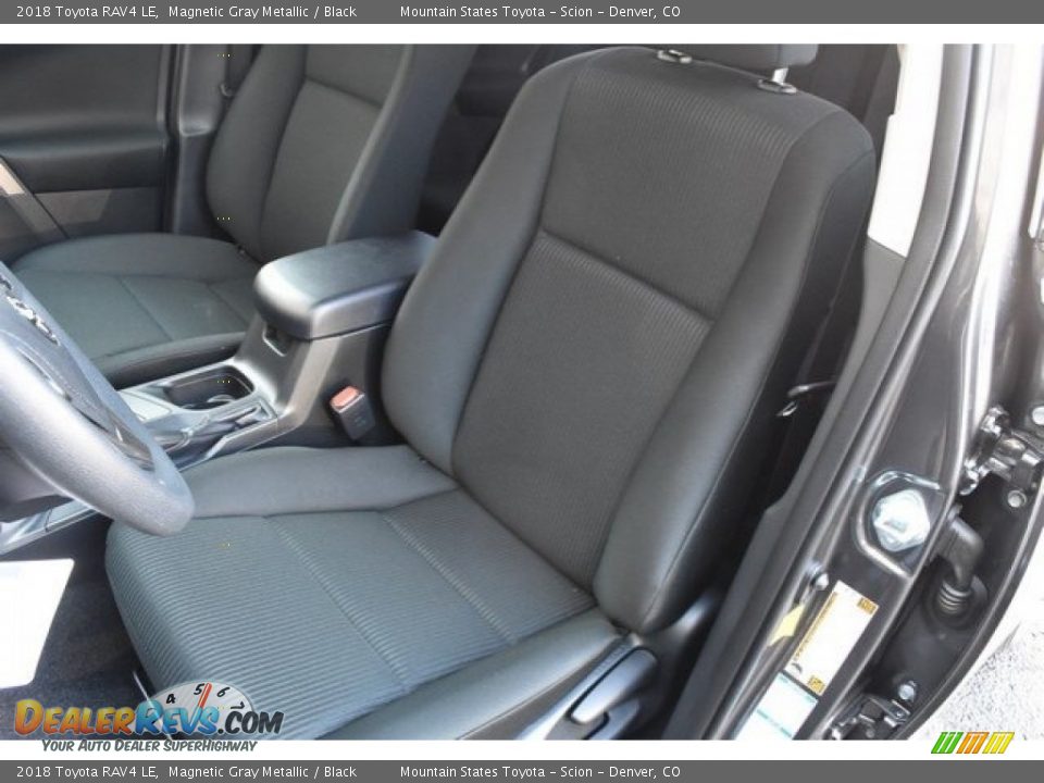 2018 Toyota RAV4 LE Magnetic Gray Metallic / Black Photo #3