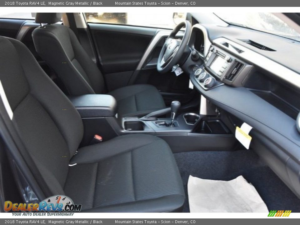 2018 Toyota RAV4 LE Magnetic Gray Metallic / Black Photo #8