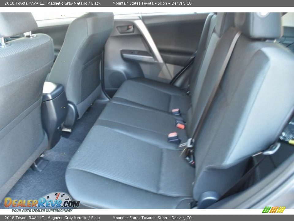 2018 Toyota RAV4 LE Magnetic Gray Metallic / Black Photo #10