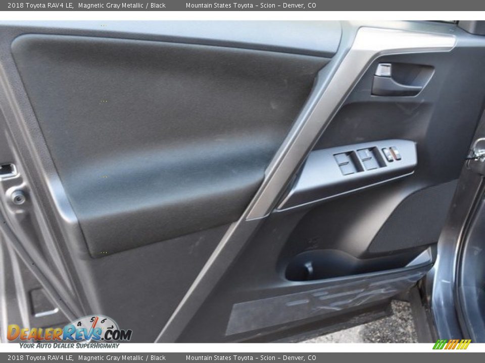 2018 Toyota RAV4 LE Magnetic Gray Metallic / Black Photo #15