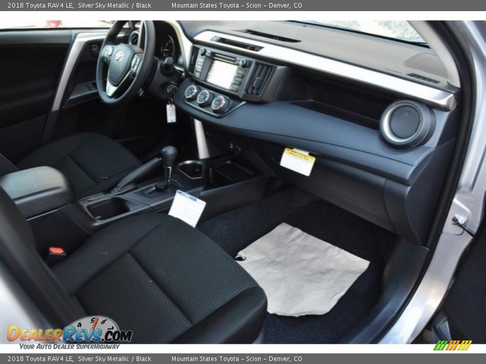 2018 Toyota RAV4 LE Silver Sky Metallic / Black Photo #10