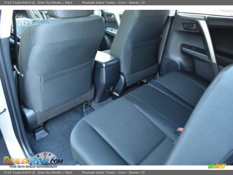 2018 Toyota RAV4 LE Silver Sky Metallic / Black Photo #13