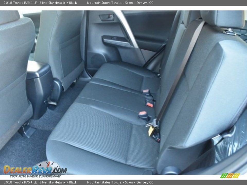 2018 Toyota RAV4 LE Silver Sky Metallic / Black Photo #14