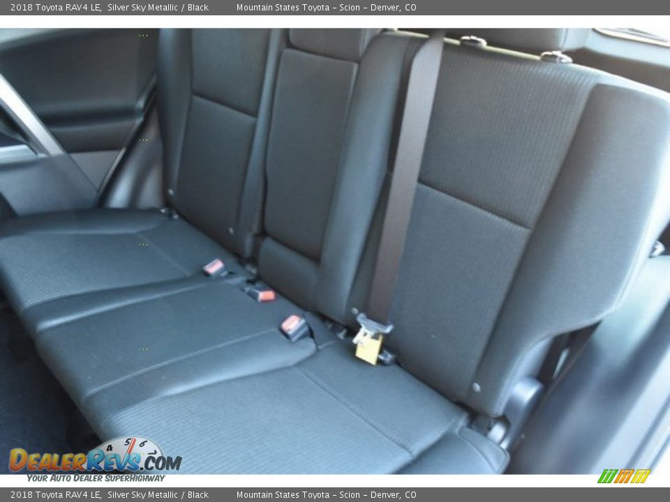 2018 Toyota RAV4 LE Silver Sky Metallic / Black Photo #15