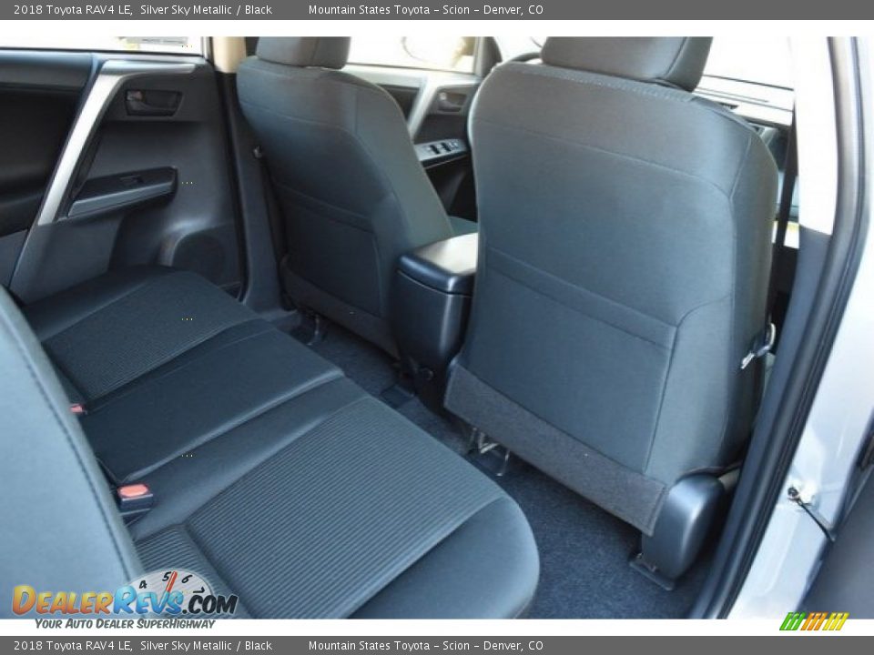 2018 Toyota RAV4 LE Silver Sky Metallic / Black Photo #16