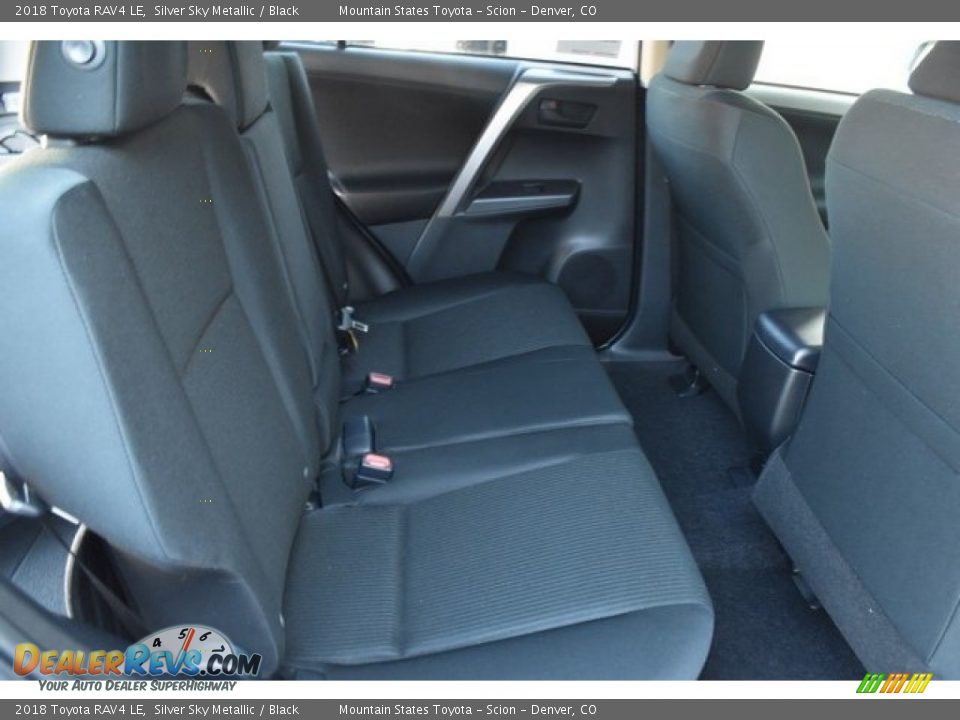 2018 Toyota RAV4 LE Silver Sky Metallic / Black Photo #17