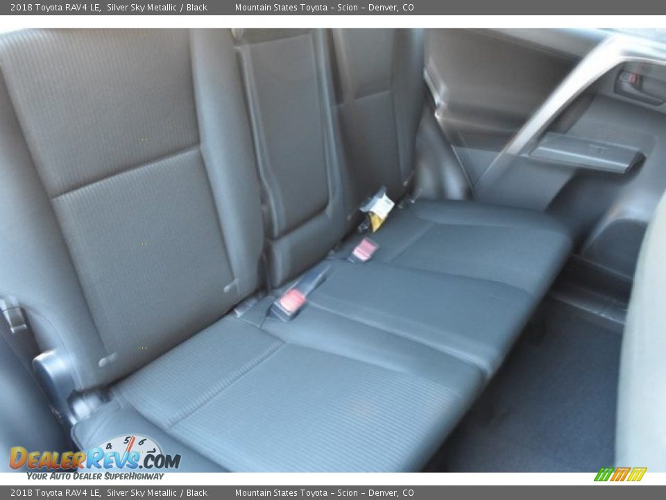 2018 Toyota RAV4 LE Silver Sky Metallic / Black Photo #18