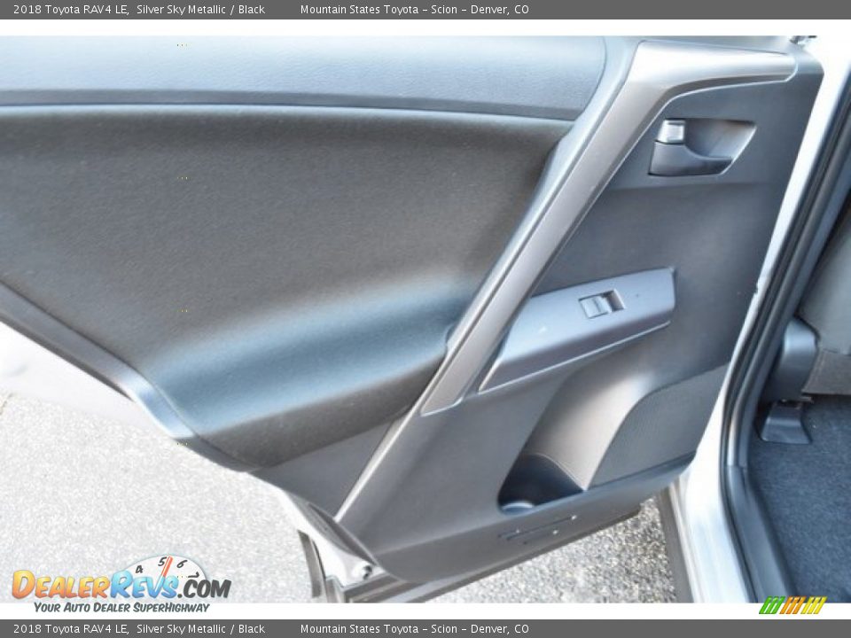 2018 Toyota RAV4 LE Silver Sky Metallic / Black Photo #20