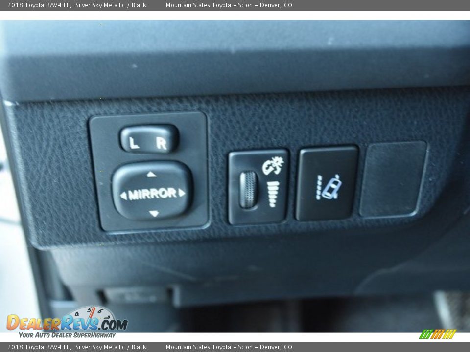 2018 Toyota RAV4 LE Silver Sky Metallic / Black Photo #24