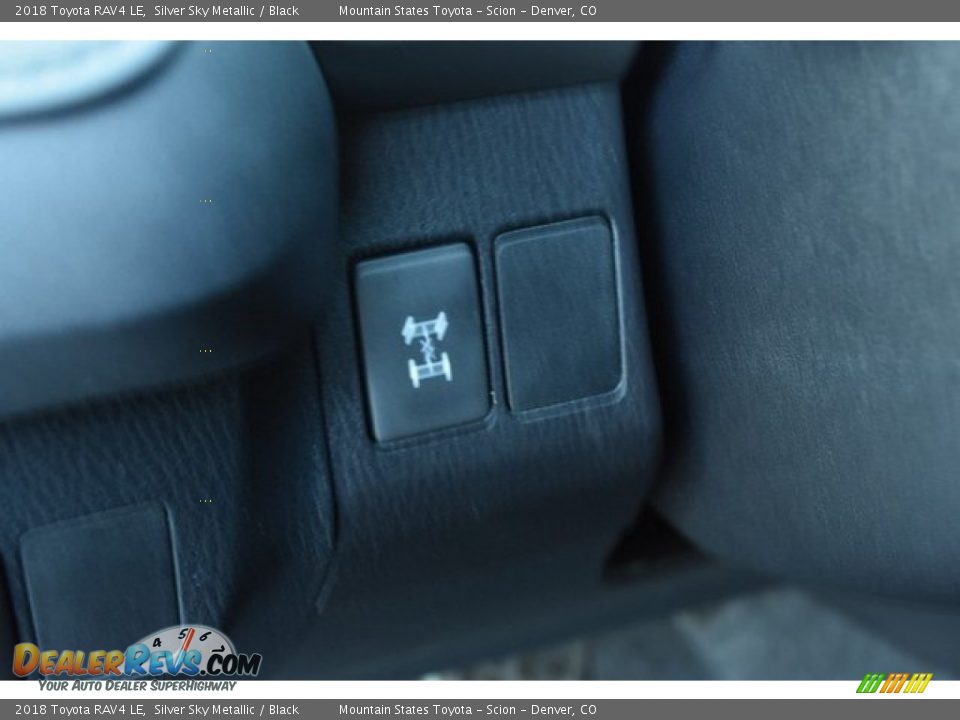 2018 Toyota RAV4 LE Silver Sky Metallic / Black Photo #25