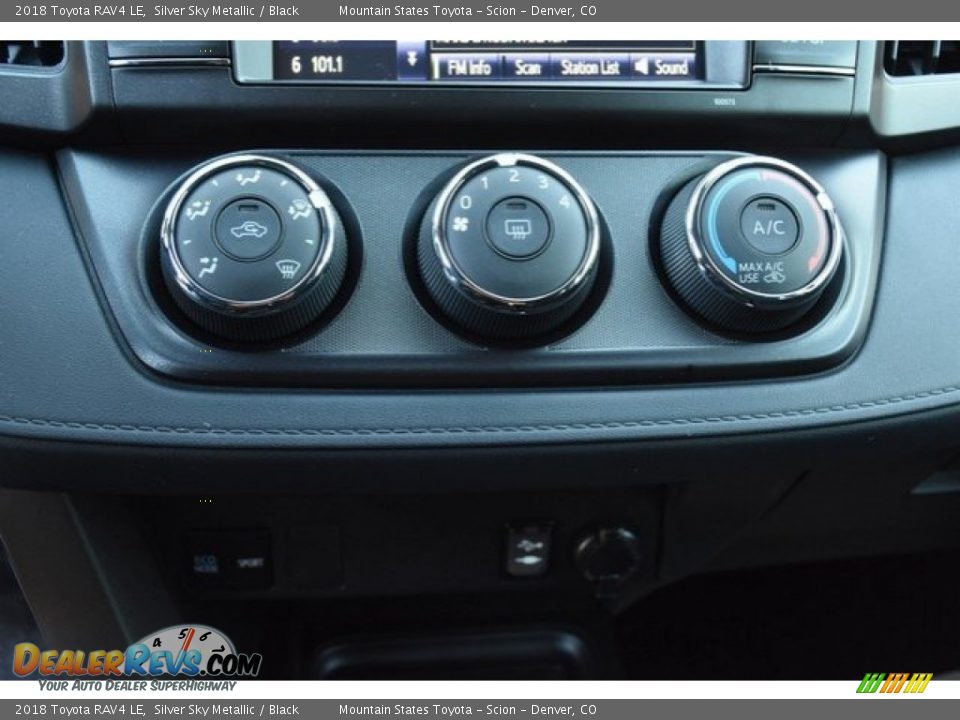 2018 Toyota RAV4 LE Silver Sky Metallic / Black Photo #29