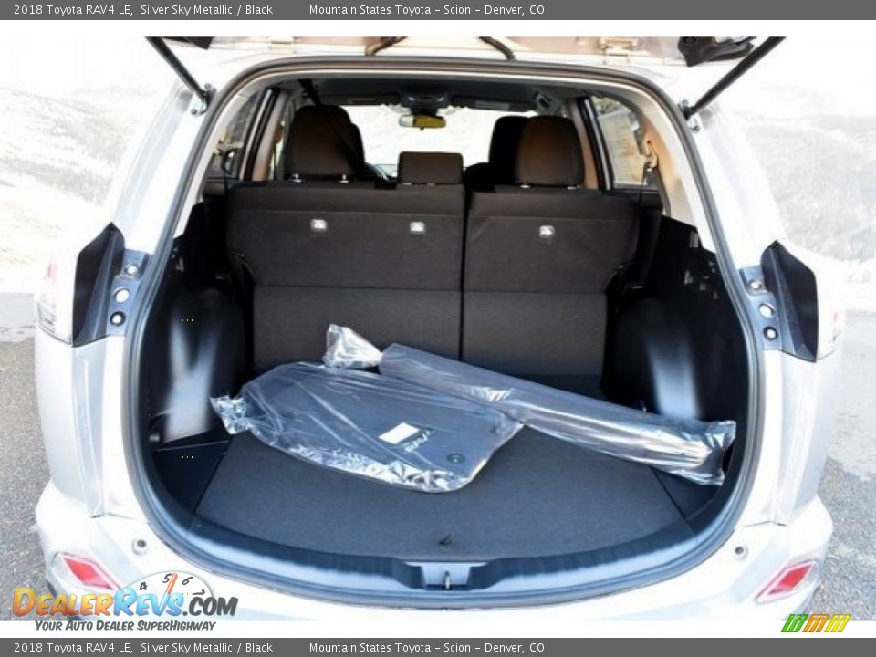 2018 Toyota RAV4 LE Silver Sky Metallic / Black Photo #30