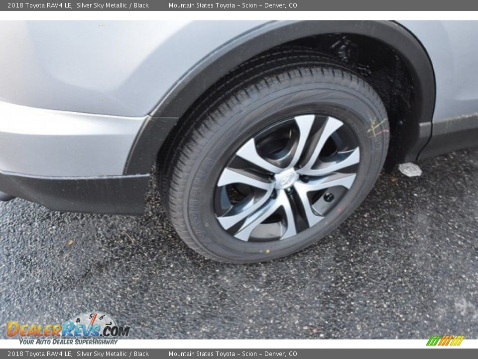 2018 Toyota RAV4 LE Silver Sky Metallic / Black Photo #34