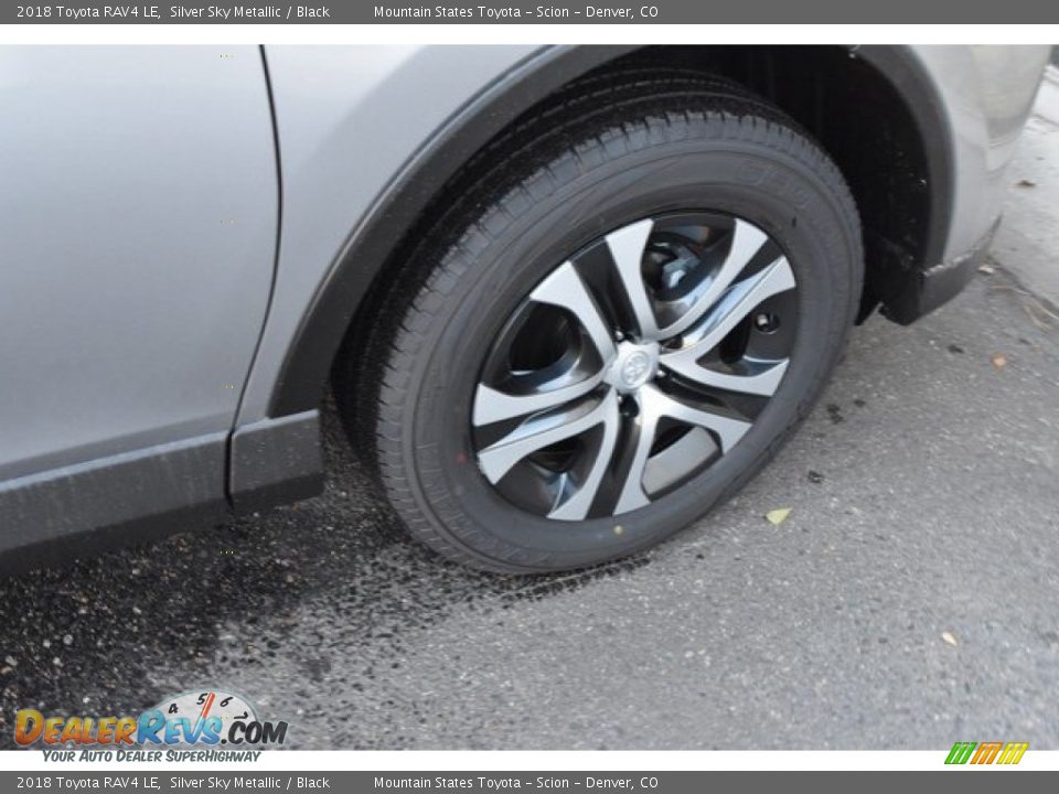 2018 Toyota RAV4 LE Silver Sky Metallic / Black Photo #35