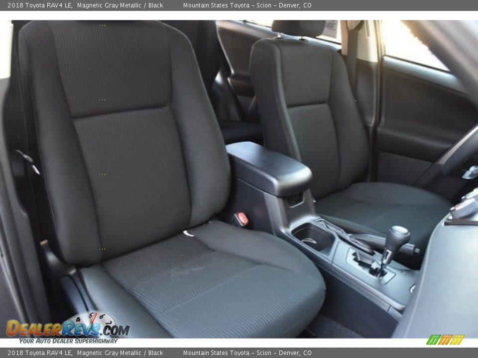 2018 Toyota RAV4 LE Magnetic Gray Metallic / Black Photo #13