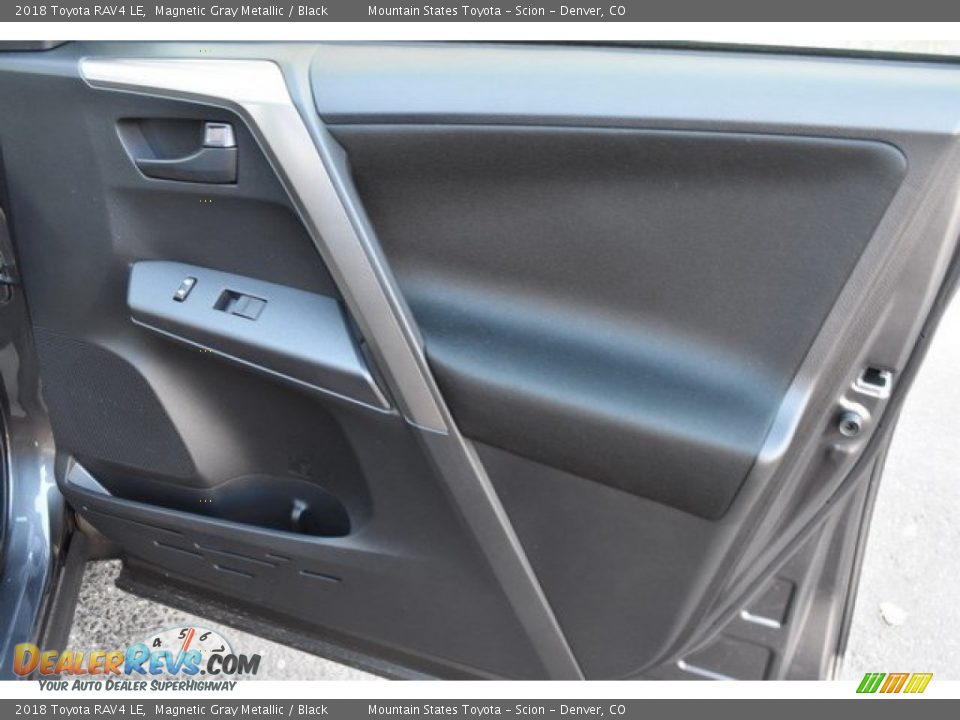 2018 Toyota RAV4 LE Magnetic Gray Metallic / Black Photo #22