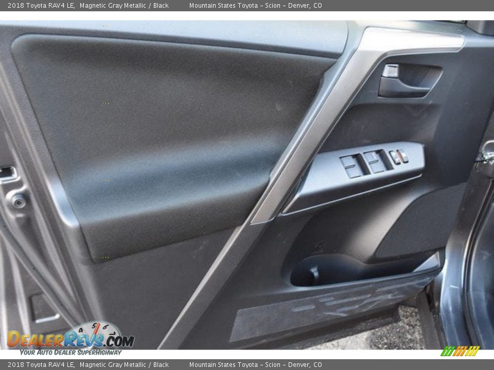 2018 Toyota RAV4 LE Magnetic Gray Metallic / Black Photo #20