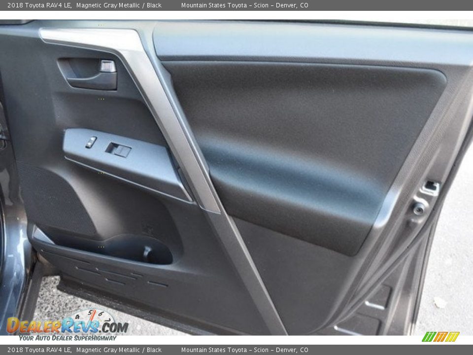2018 Toyota RAV4 LE Magnetic Gray Metallic / Black Photo #22