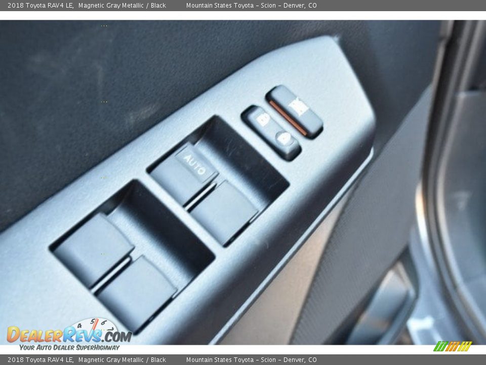 2018 Toyota RAV4 LE Magnetic Gray Metallic / Black Photo #24