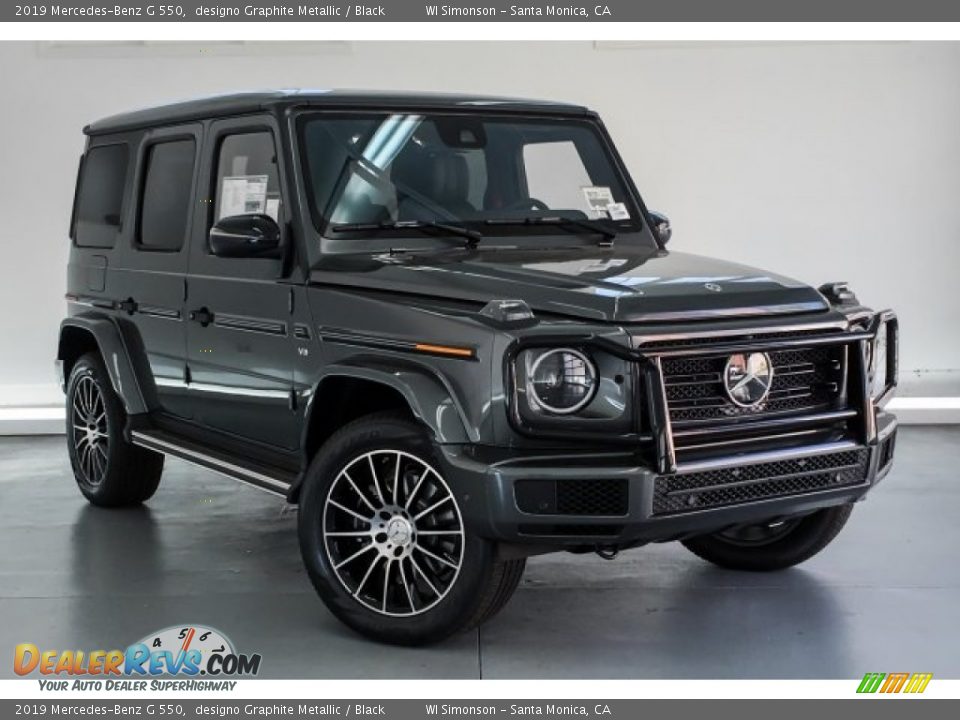 Front 3/4 View of 2019 Mercedes-Benz G 550 Photo #14