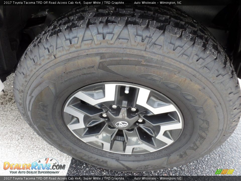 2017 Toyota Tacoma TRD Off Road Access Cab 4x4 Super White / TRD Graphite Photo #7