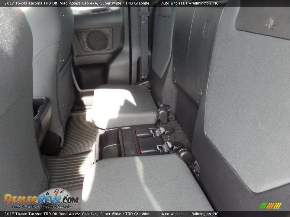 2017 Toyota Tacoma TRD Off Road Access Cab 4x4 Super White / TRD Graphite Photo #12