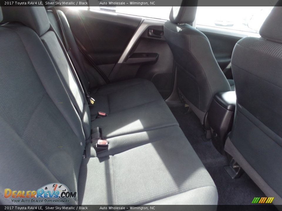 2017 Toyota RAV4 LE Silver Sky Metallic / Black Photo #14