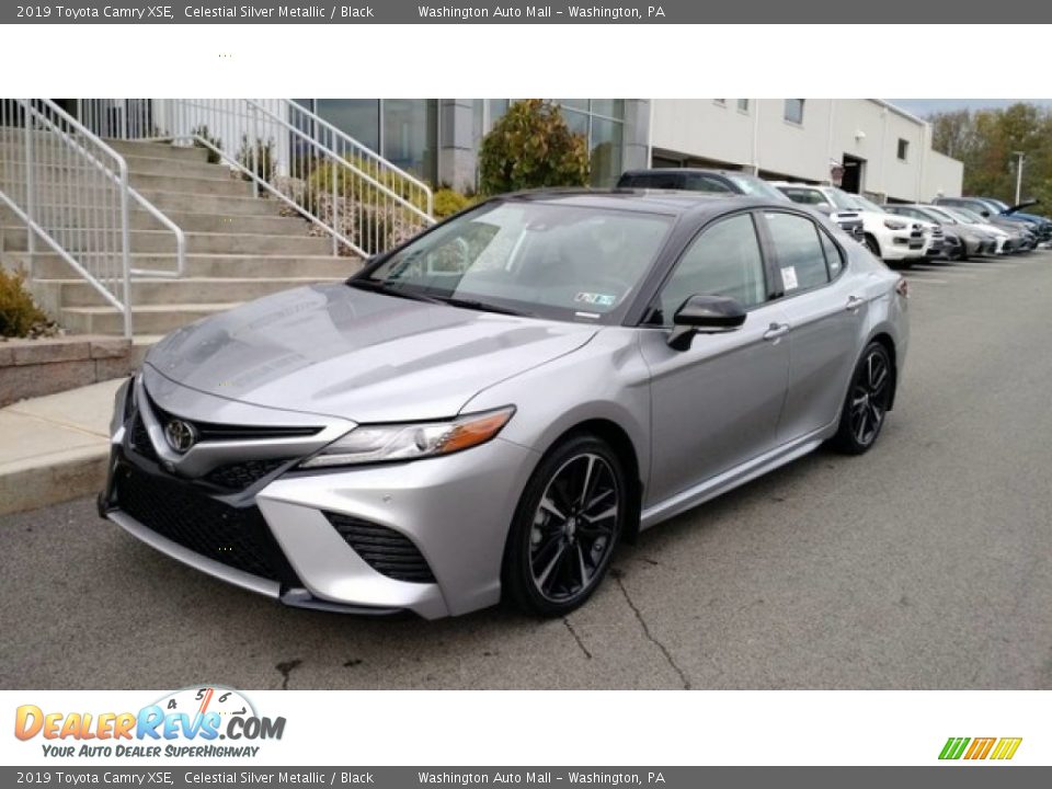 Front 3/4 View of 2019 Toyota Camry XSE Photo #1