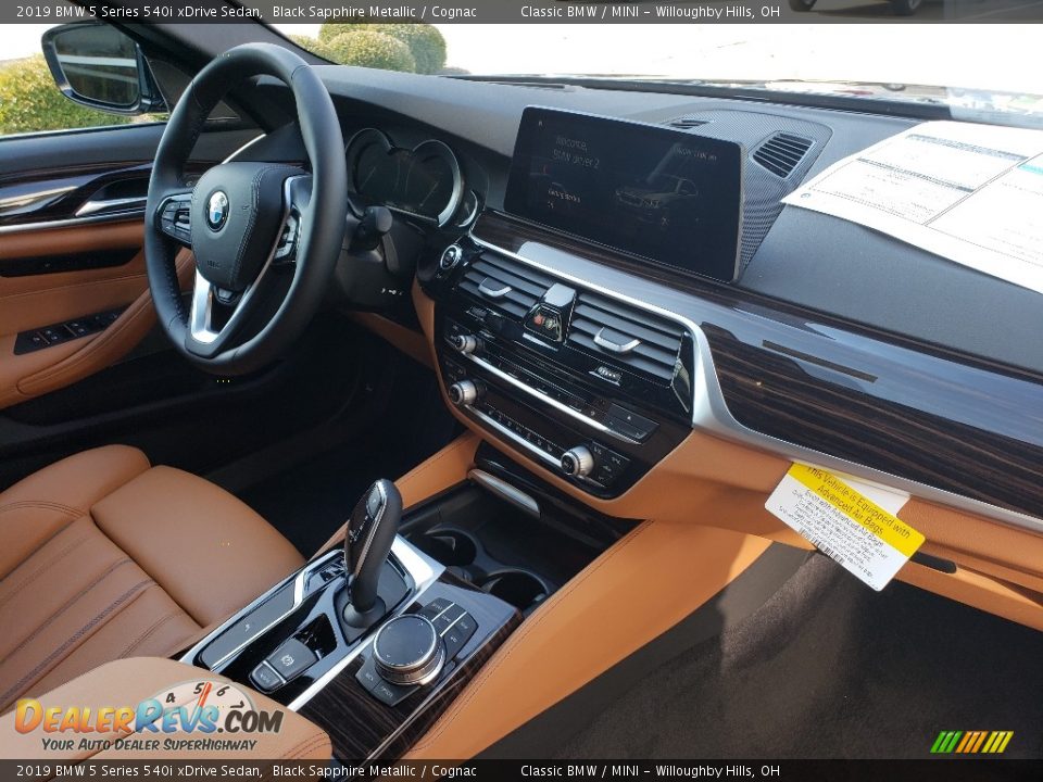 Dashboard of 2019 BMW 5 Series 540i xDrive Sedan Photo #5