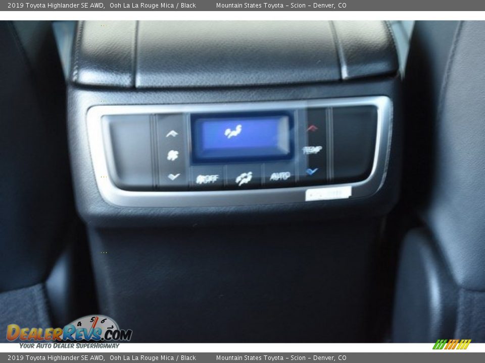2019 Toyota Highlander SE AWD Ooh La La Rouge Mica / Black Photo #17