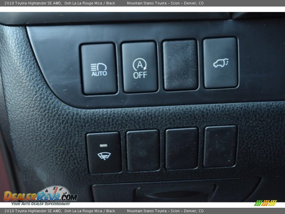 2019 Toyota Highlander SE AWD Ooh La La Rouge Mica / Black Photo #28