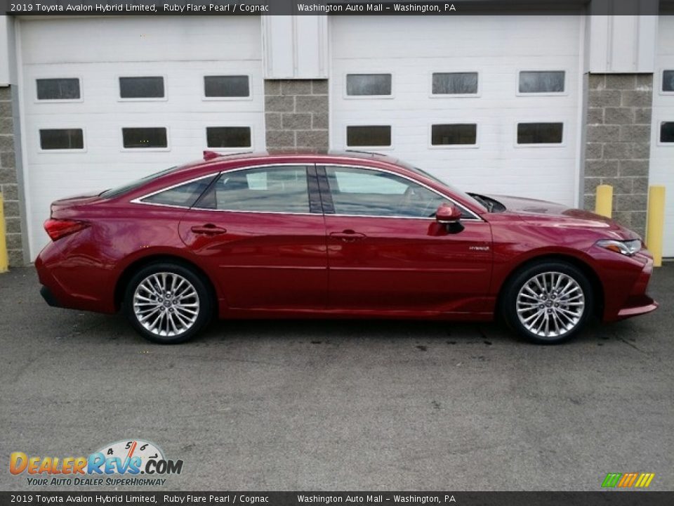 2019 Toyota Avalon Hybrid Limited Ruby Flare Pearl / Cognac Photo #2
