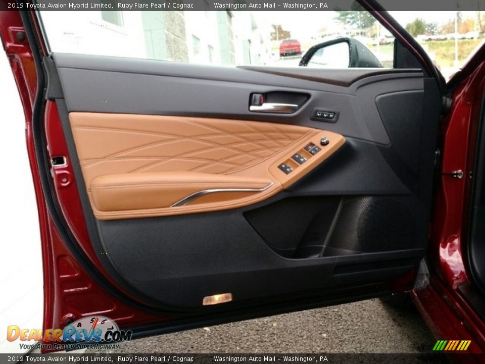 2019 Toyota Avalon Hybrid Limited Ruby Flare Pearl / Cognac Photo #10