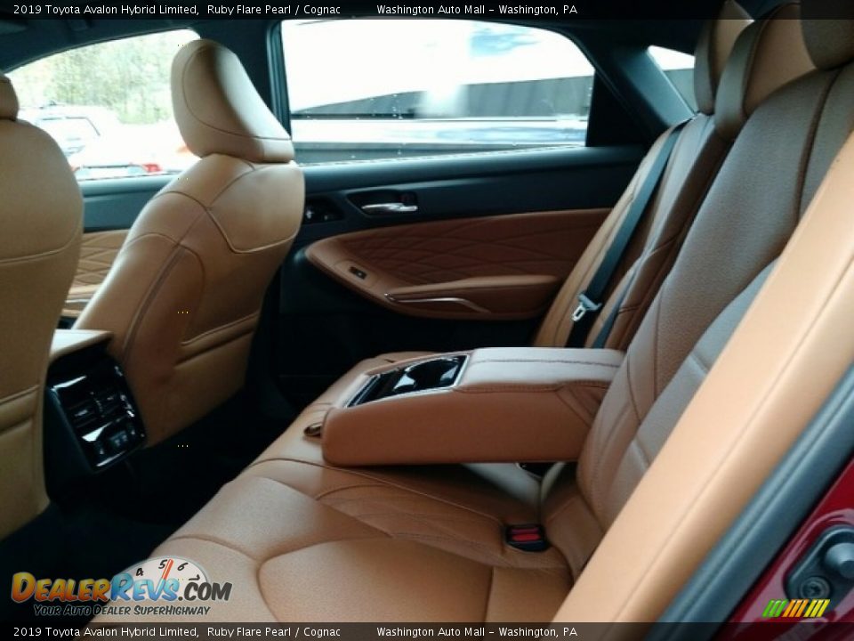 2019 Toyota Avalon Hybrid Limited Ruby Flare Pearl / Cognac Photo #15