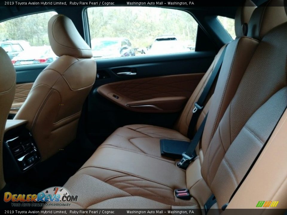 2019 Toyota Avalon Hybrid Limited Ruby Flare Pearl / Cognac Photo #16
